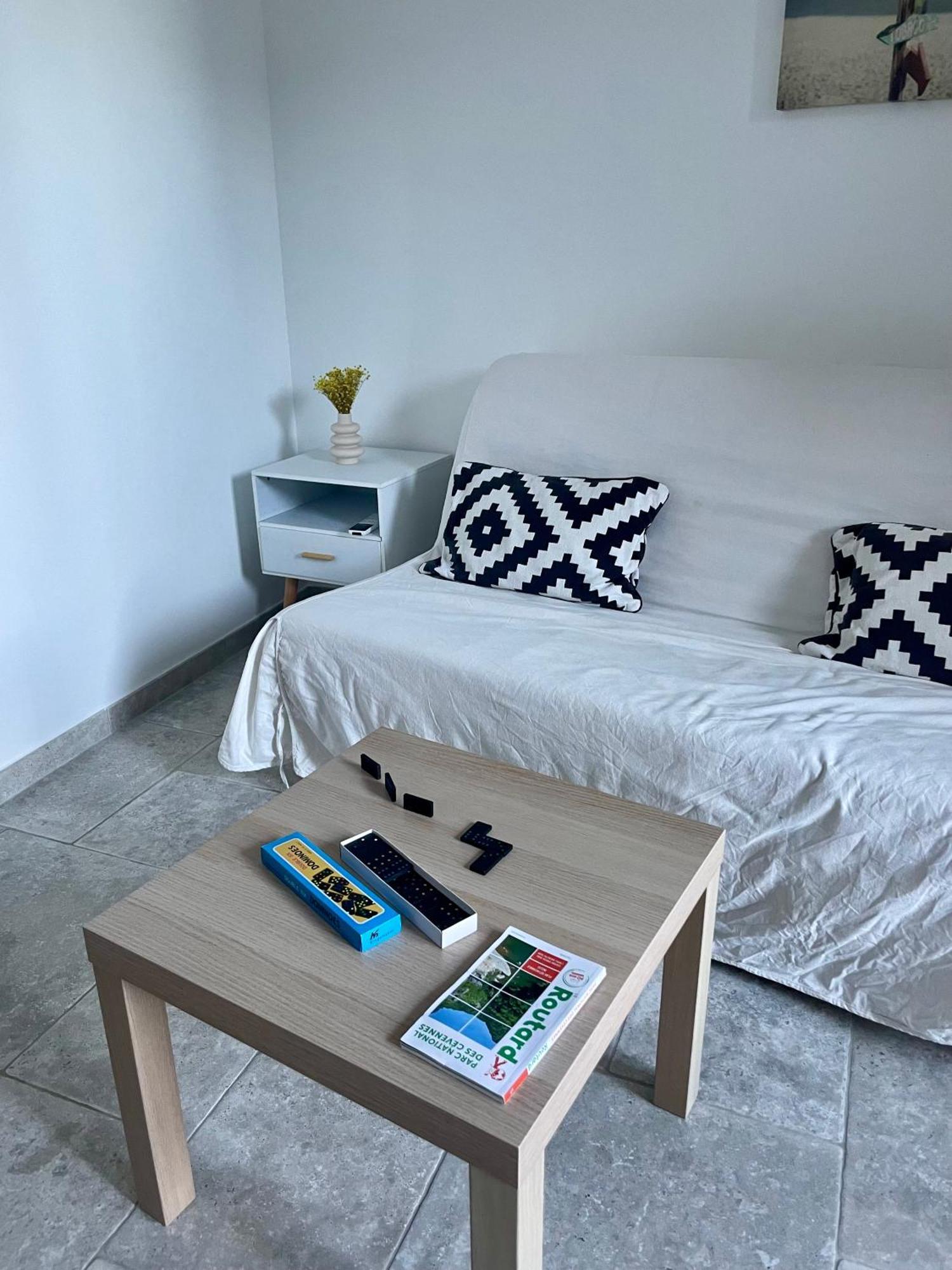 T2 Renove Avec Terrasse Au Coeur Des Cevennes Appartement Saint-Germain-de-Calberte Buitenkant foto